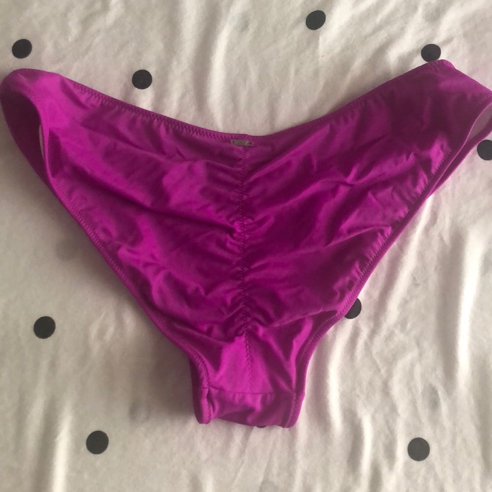 Cheeky swim bottoms